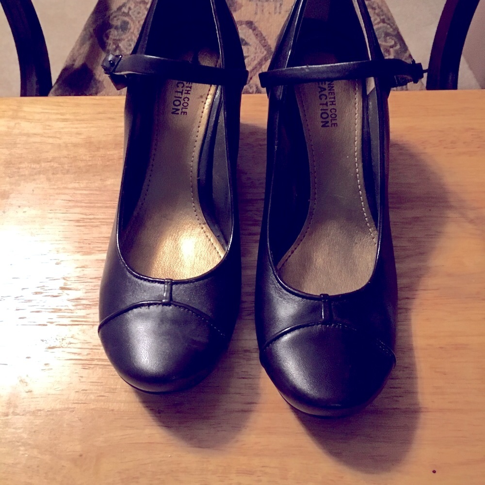 Kenneth Cole Reaction Ladies LeatherbWedge Heels